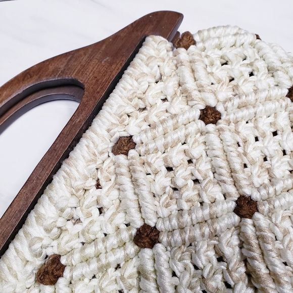 Vintage boho macrame crocheted wooden handle bag - Picture 6 of 7